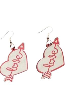 NWT. Vintage Style Pink Heart Drop & Dangle Earrings